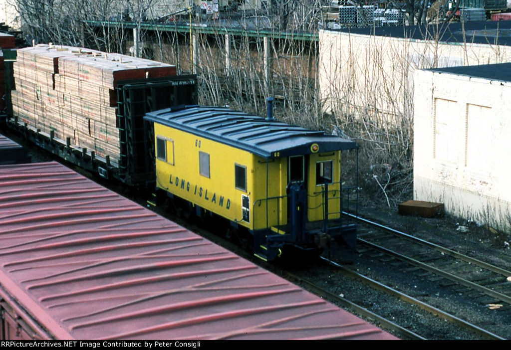 LIRR 60 Caboose in Yellow & Blue